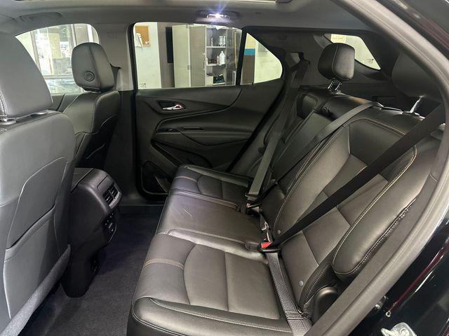 Photo of 2024 Mosaic Black Metallic Chevrolet Equinox