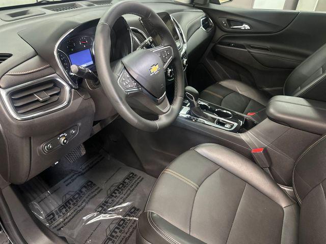 Photo of 2024 Mosaic Black Metallic Chevrolet Equinox