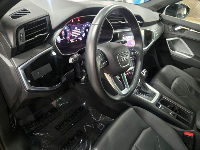 Photo of 2021 Mythos Black Metallic Audi Q3