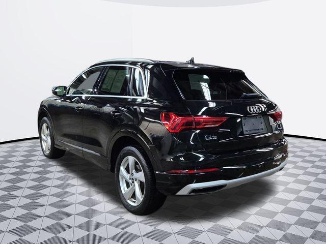 Photo of 2021 Mythos Black Metallic Audi Q3