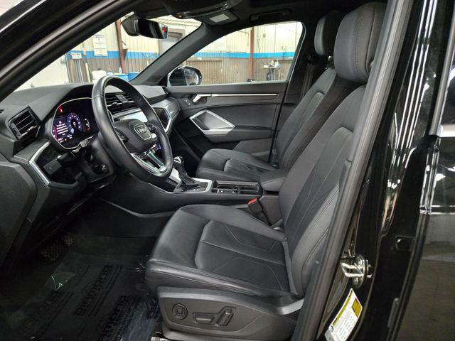 Photo of 2021 Mythos Black Metallic Audi Q3