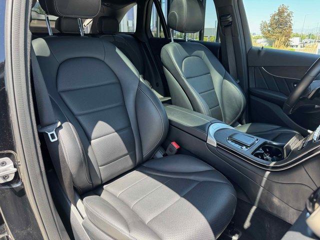 Photo of 2022 Black Mercedes-Benz GLC 300
