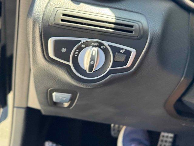 Photo of 2022 Black Mercedes-Benz GLC 300