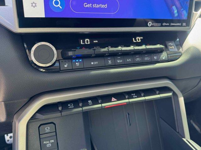 Photo of 2022 White Toyota Tundra
