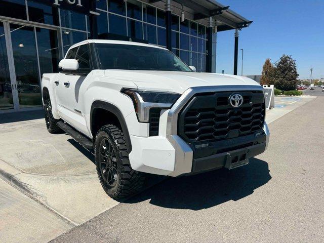 Photo of 2022 White Toyota Tundra