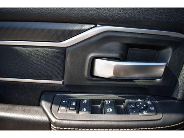 Photo of 2025 Granite Crystal Clearcoat Metallic RAM 2500