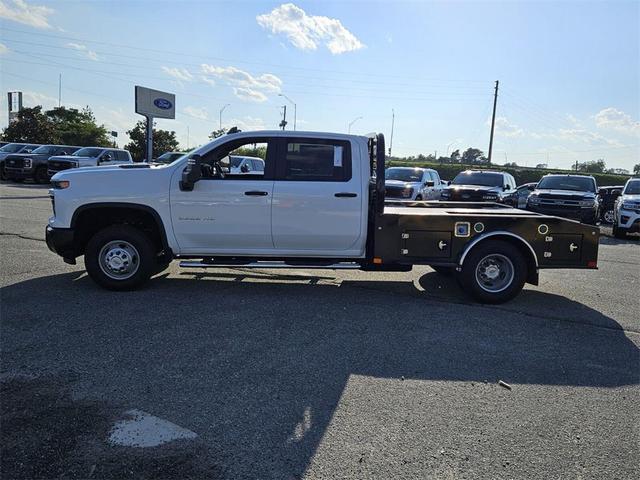 Photo of 2024 Summit White Chevrolet Silverado 3500