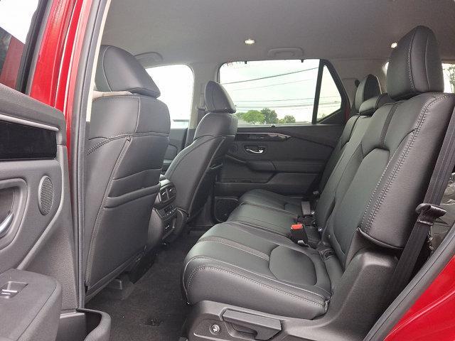 Photo of 2025 Radiant Red Metallic II Honda Pilot