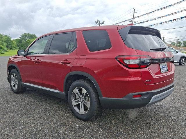 Photo of 2025 Radiant Red Metallic II Honda Pilot