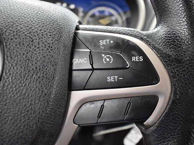 Photo of 2016 Brilliant Black Crystal Pearlcoat Jeep Cherokee