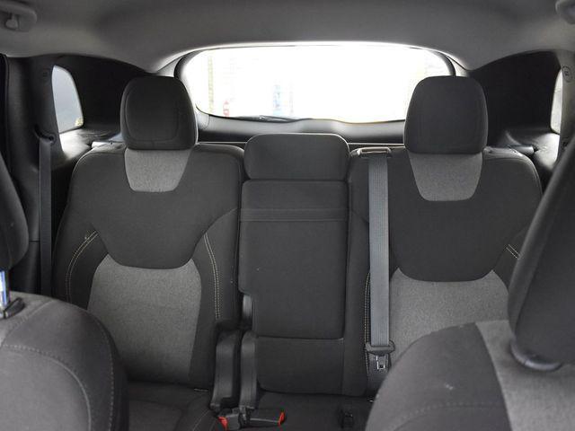 Photo of 2016 Brilliant Black Crystal Pearlcoat Jeep Cherokee