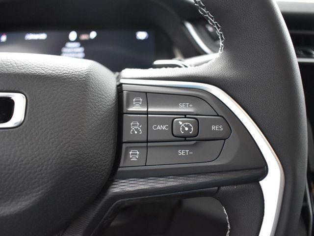 Photo of 2025 Diamond Black Crystal Pearlcoat Jeep Grand Cherokee L