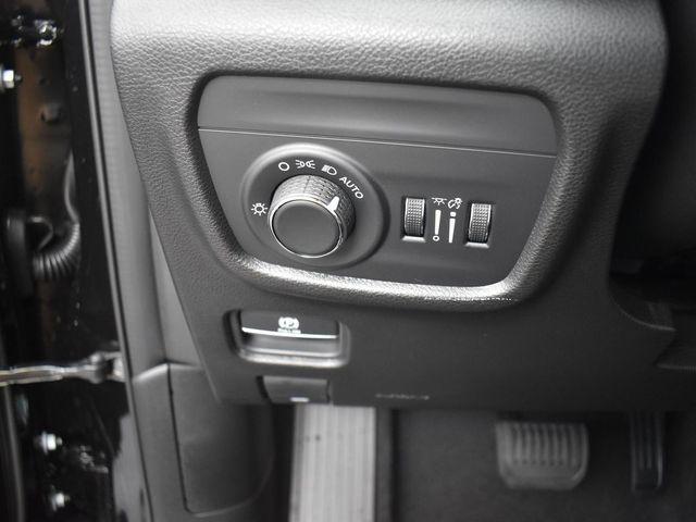 Photo of 2025 Diamond Black Crystal Pearlcoat Jeep Grand Cherokee L