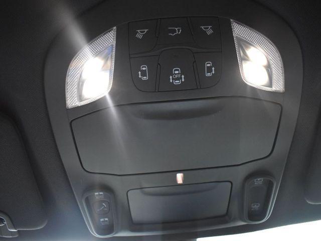 Photo of 2022 Granite Crystal Metallic Clearcoat Chrysler Pacifica