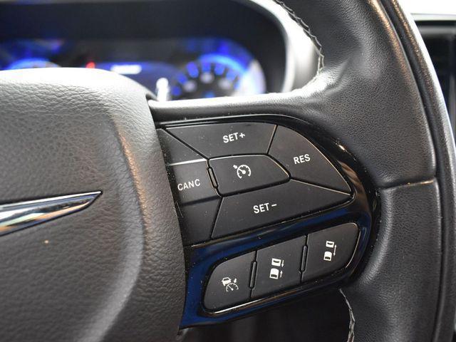 Photo of 2022 Granite Crystal Metallic Clearcoat Chrysler Pacifica
