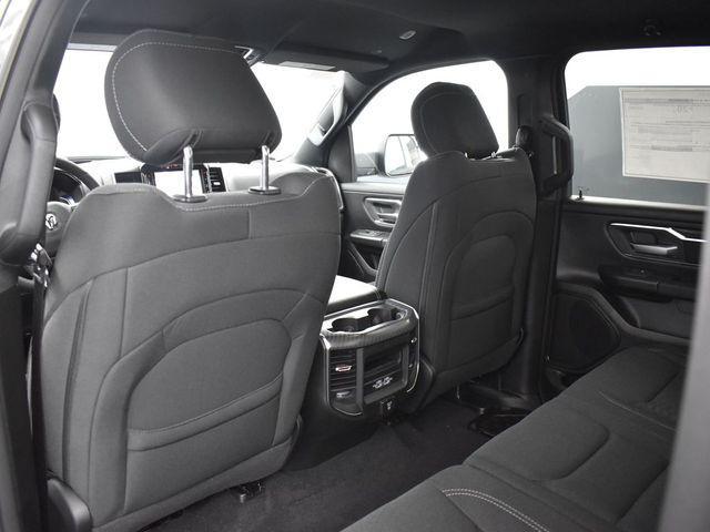 Photo of 2026 Diamond Black Crystal Pearlcoat RAM 1500