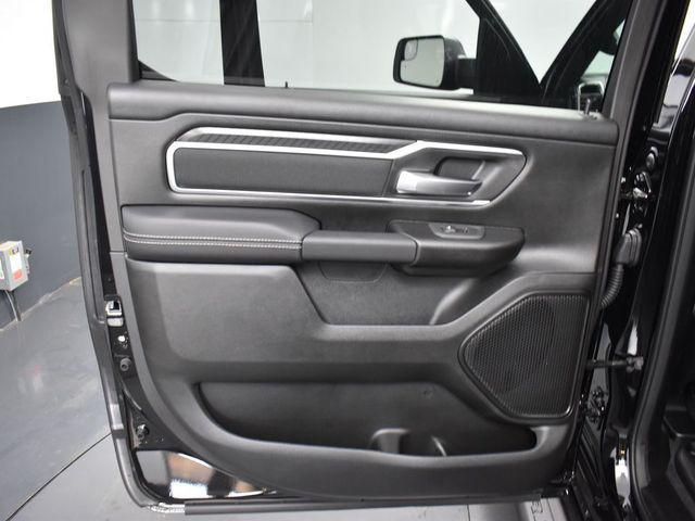 Photo of 2026 Diamond Black Crystal Pearlcoat RAM 1500