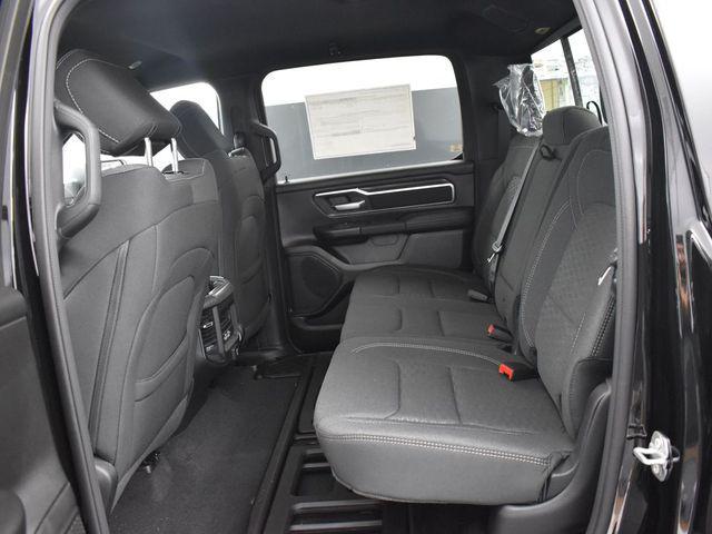 Photo of 2026 Diamond Black Crystal Pearlcoat RAM 1500