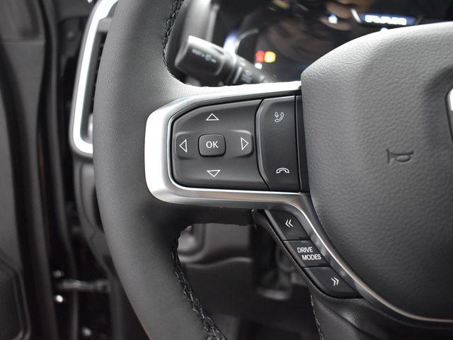 Photo of 2026 Diamond Black Crystal Pearlcoat RAM 1500