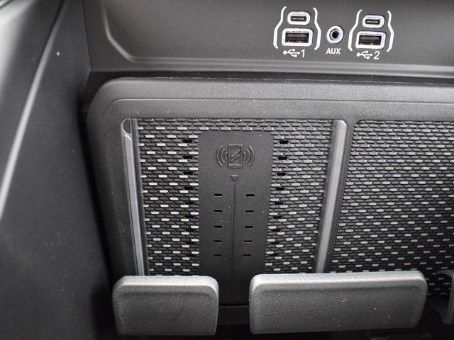 Photo of 2026 Diamond Black Crystal Pearlcoat RAM 1500