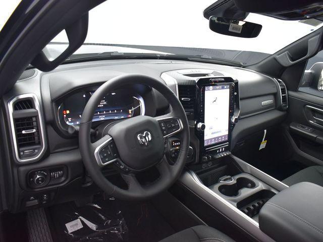 Photo of 2026 Diamond Black Crystal Pearlcoat RAM 1500