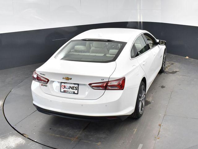 Photo of 2024 Summit White Chevrolet Malibu