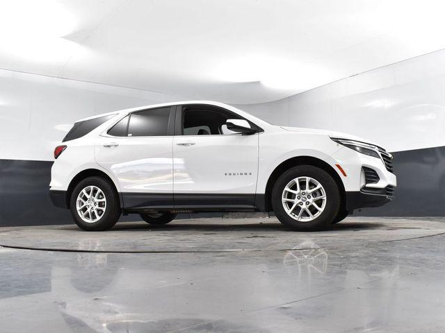 Photo of 2024 Summit White Chevrolet Equinox