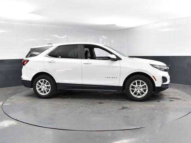 Photo of 2024 Summit White Chevrolet Equinox