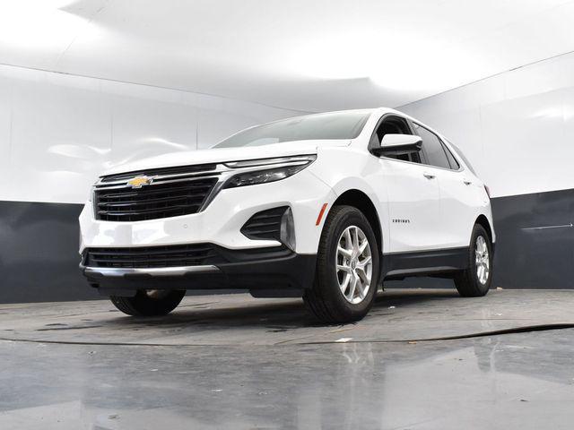 Photo of 2024 Summit White Chevrolet Equinox