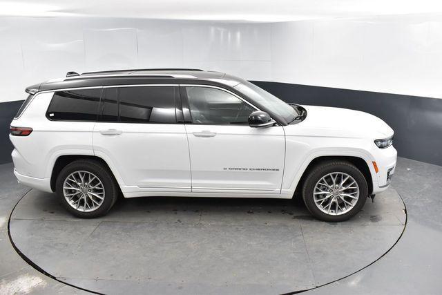 Photo of 2023 Bright White Clearcoat Jeep Grand Cherokee L