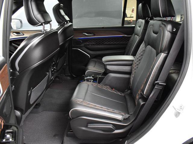 Photo of 2023 Bright White Clearcoat Jeep Grand Cherokee L
