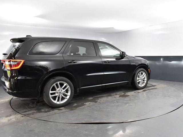 Photo of 2022 DB Black Crystal Clearcoat Dodge Durango