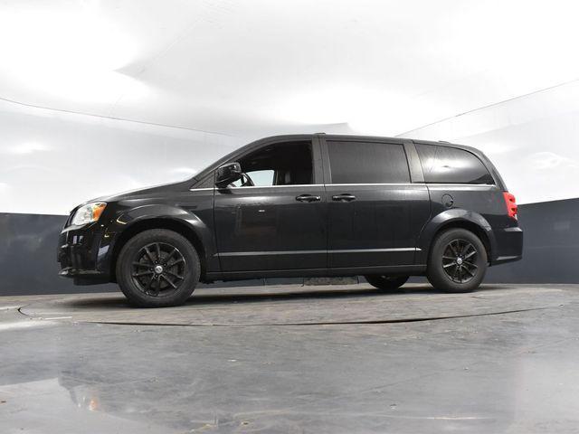 Photo of 2019 Brilliant Black Crystal Pearlcoat Dodge Grand Caravan