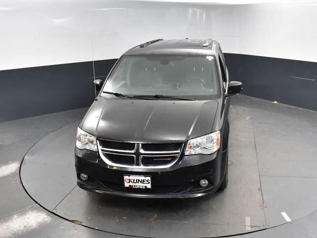 Photo of 2019 Brilliant Black Crystal Pearlcoat Dodge Grand Caravan