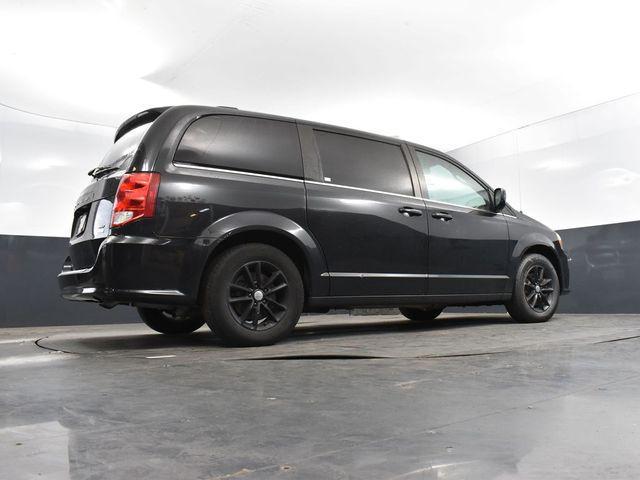 Photo of 2019 Brilliant Black Crystal Pearlcoat Dodge Grand Caravan