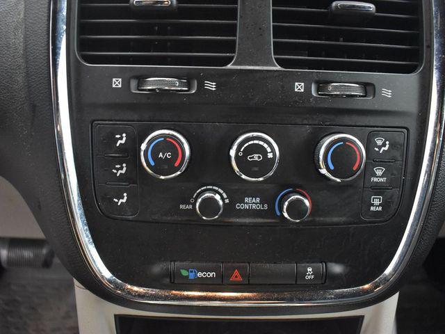Photo of 2019 Brilliant Black Crystal Pearlcoat Dodge Grand Caravan