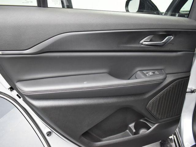 Photo of 2025 Silver Zynith Jeep Grand Cherokee L