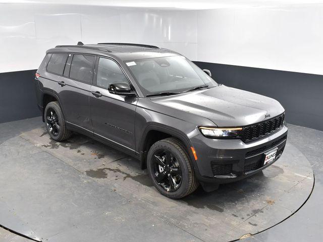 Photo of 2025 Baltic Gray Metallic Clearcoat Jeep Grand Cherokee L