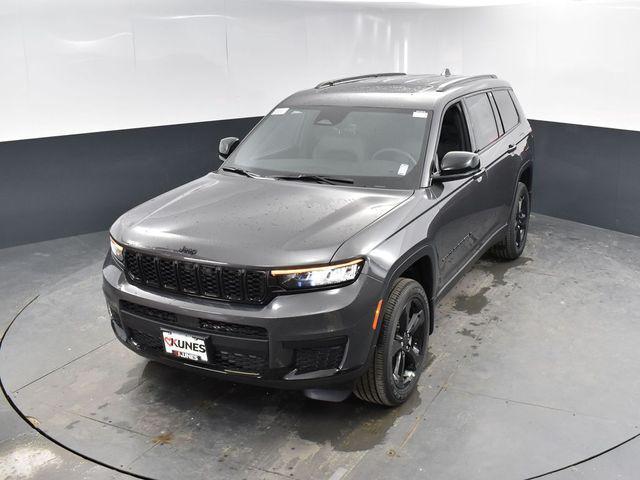 Photo of 2025 Baltic Gray Metallic Clearcoat Jeep Grand Cherokee L