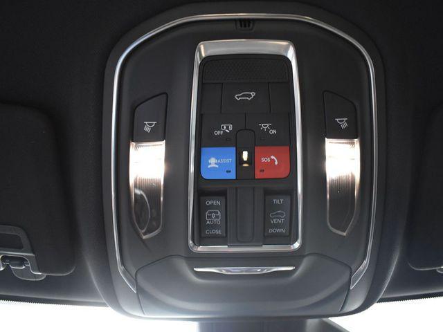 Photo of 2025 Baltic Gray Metallic Clearcoat Jeep Grand Cherokee L