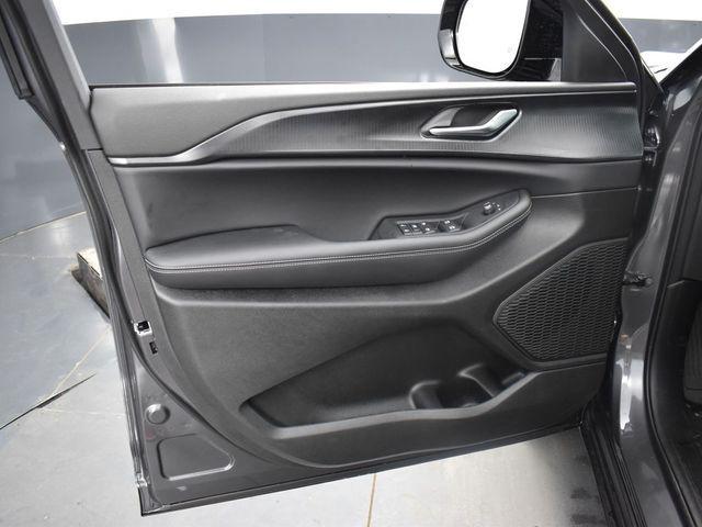 Photo of 2025 Baltic Gray Metallic Clearcoat Jeep Grand Cherokee L