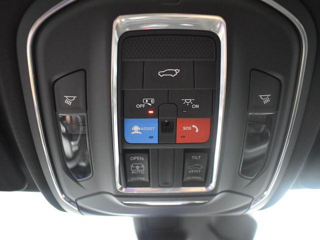 Photo of 2025 Baltic Gray Metallic Clearcoat Jeep Grand Cherokee L