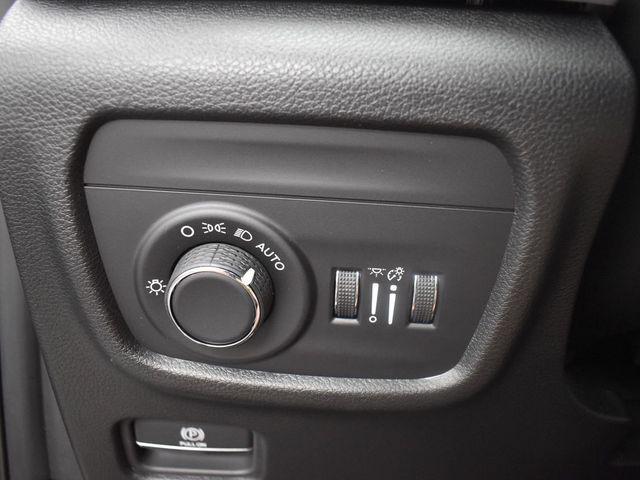 Photo of 2025 Baltic Gray Metallic Clearcoat Jeep Grand Cherokee L