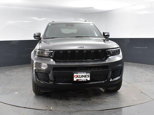 Photo of 2025 Baltic Gray Metallic Clearcoat Jeep Grand Cherokee L