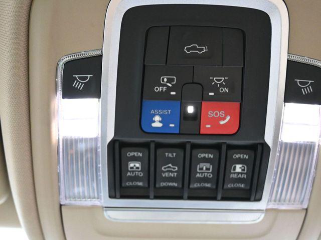 Photo of 2019 Granite Crystal Metallic Clearcoat RAM 1500