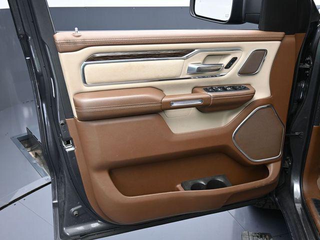 Photo of 2019 Granite Crystal Metallic Clearcoat RAM 1500
