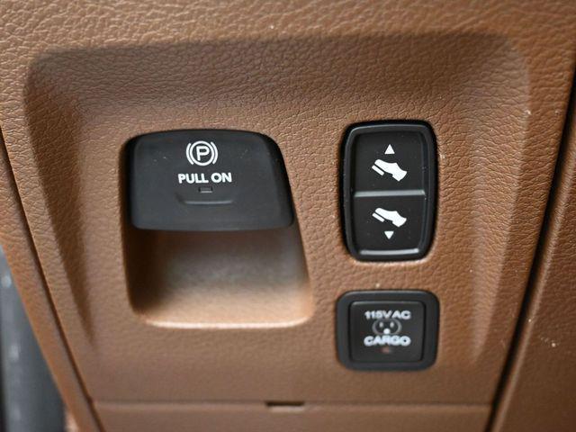 Photo of 2019 Granite Crystal Metallic Clearcoat RAM 1500