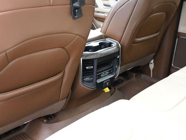 Photo of 2019 Granite Crystal Metallic Clearcoat RAM 1500