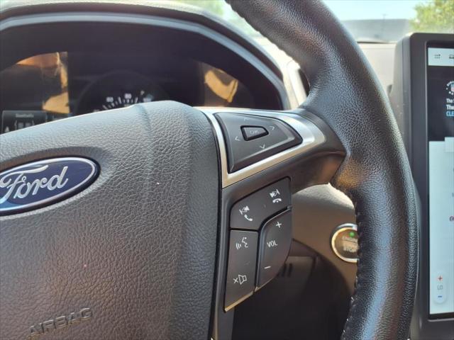 Photo of 2023 Gray Metallic Ford Edge