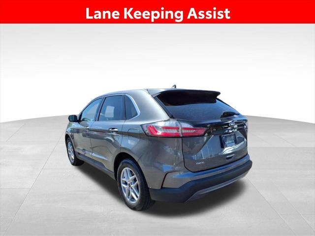 Photo of 2023 Gray Metallic Ford Edge